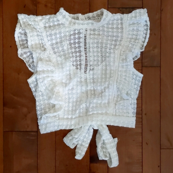 Forever 21 Small White Lace open back crop top - Picture 3 of 4